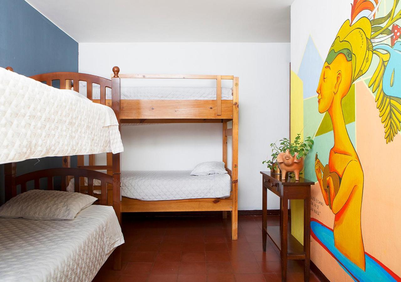 Quetzalroo Hostel Guatemala City Exterior photo